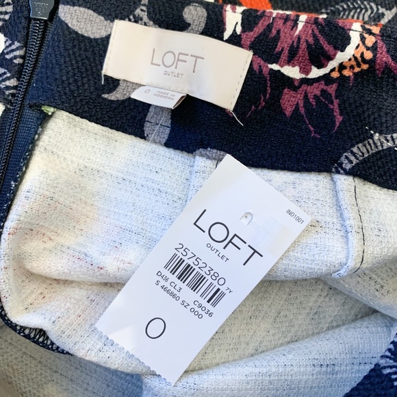 NWT LOFT Pencil Skirt Navy Floral Tweed Cotton Size 0 - Picture 5 of 6